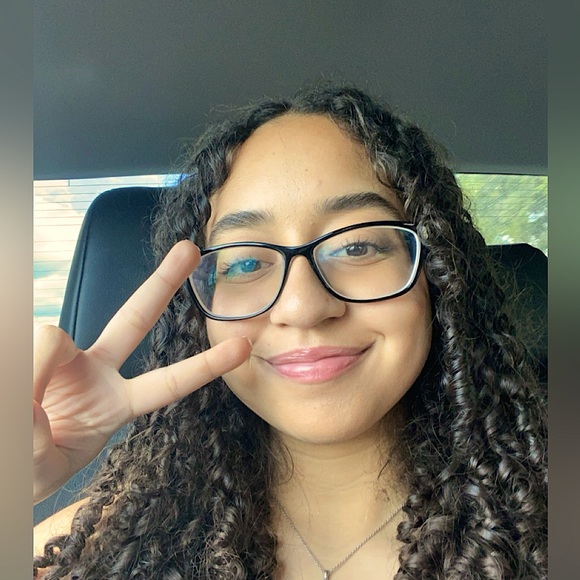 Meet your Posher, Anais - Picture 1 of 1